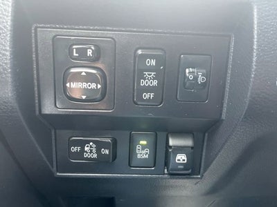 2017 Toyota Tundra SR5 5.7L V8