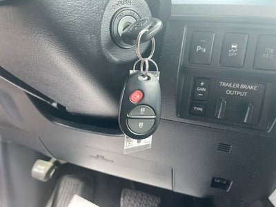 2017 Toyota Tundra SR5 5.7L V8