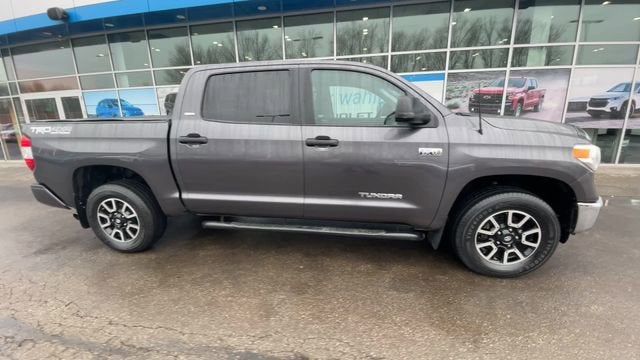 2017 Toyota Tundra SR5 5.7L V8