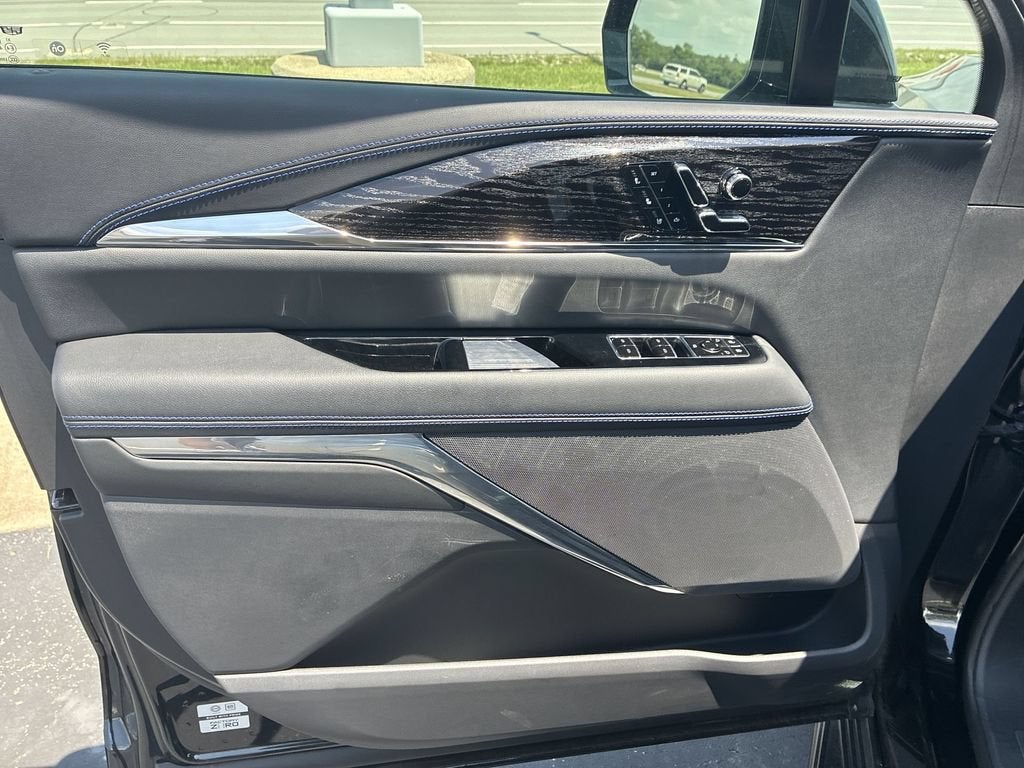 2025 Cadillac ESCALADE IQ Luxury 1
