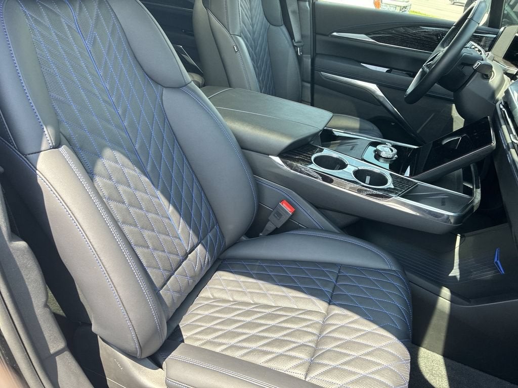 2025 Cadillac ESCALADE IQ Luxury 1