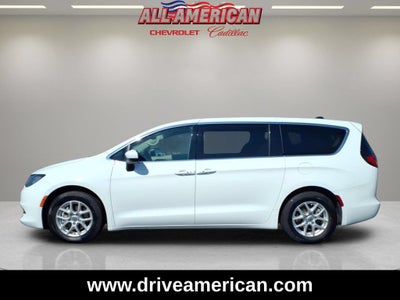 2023 Chrysler Voyager LX
