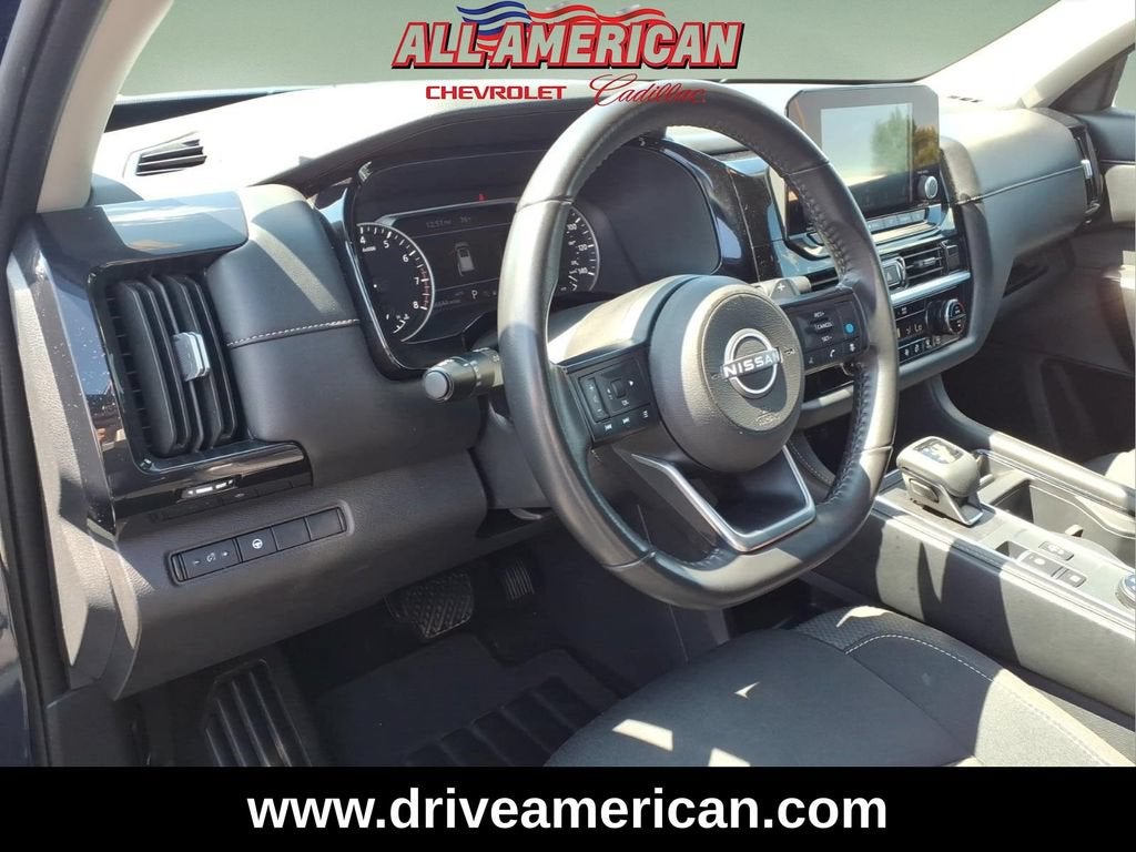 2024 Nissan Pathfinder SV