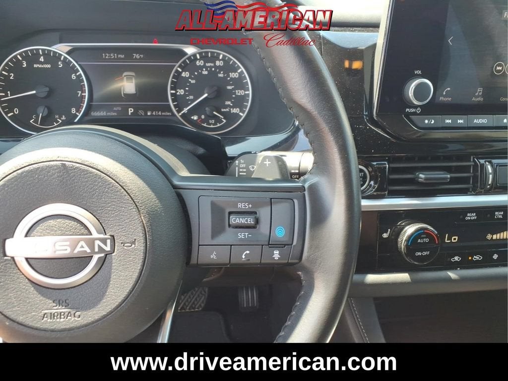 2024 Nissan Pathfinder SV