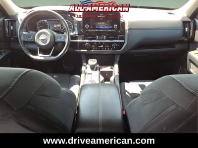 2024 Nissan Pathfinder SV