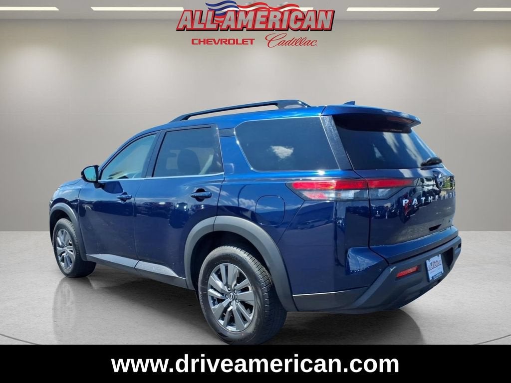 2024 Nissan Pathfinder SV