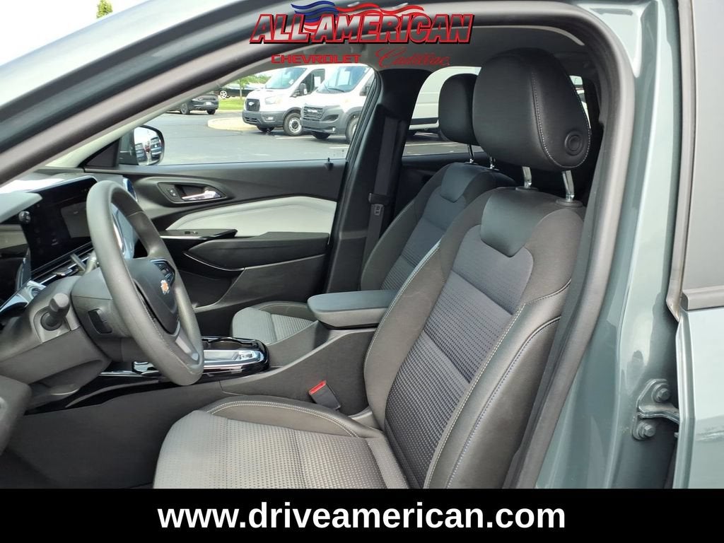 2025 Chevrolet Trax LT