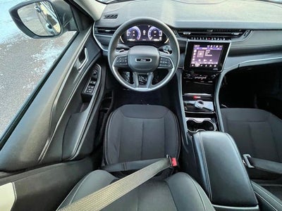 2023 Jeep Grand Cherokee Laredo 4x4