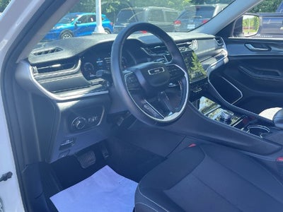 2022 Jeep Grand Cherokee Laredo 4x4