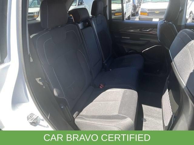 2022 Jeep Grand Cherokee Laredo 4x4