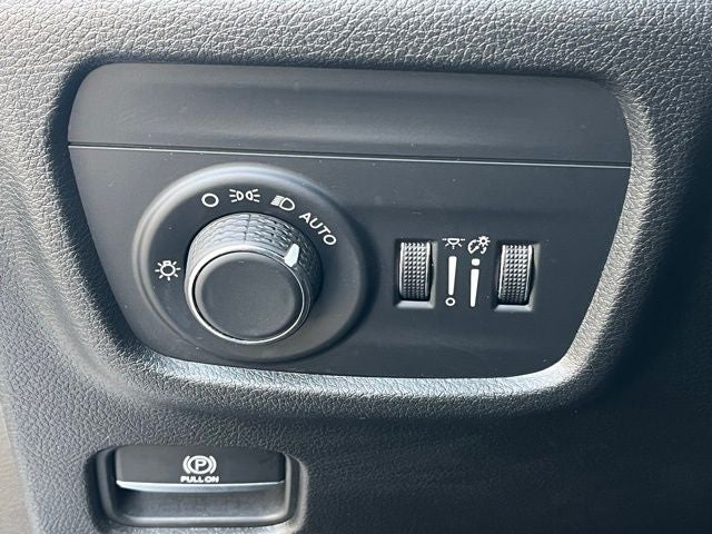 2023 Jeep Grand Cherokee L Laredo 4x4