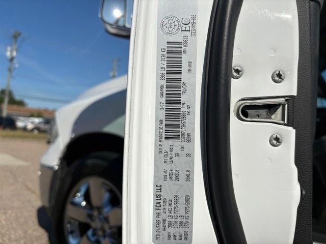 2017 RAM 1500 SLT