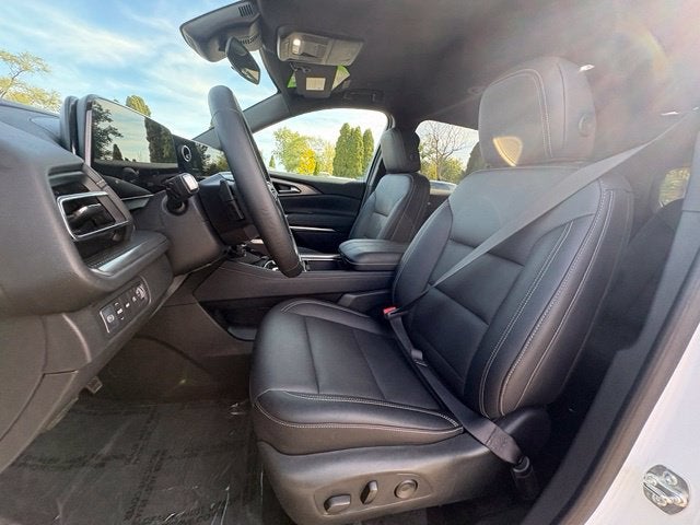 2025 Chevrolet Traverse AWD LT