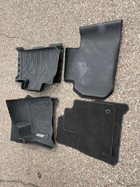 2022 Chevrolet Traverse AWD LT Leather