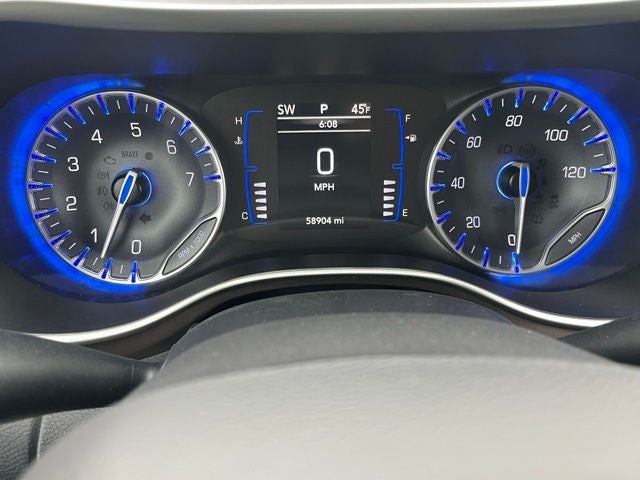 2023 Chrysler Voyager LX