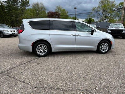 2024 Chrysler Voyager LX