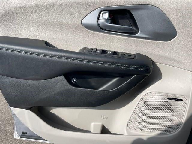 2018 Chrysler Pacifica Hybrid Limited