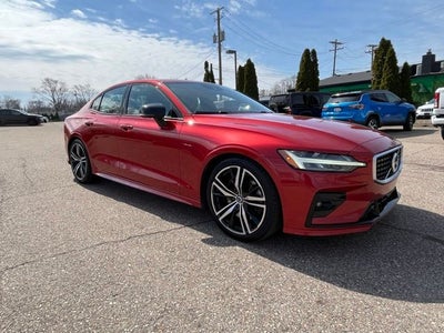 2019 Volvo S60 T6 R-Design