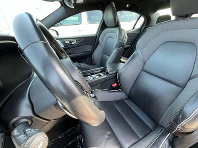 2019 Volvo S60 T6 R-Design