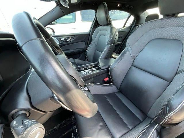 2019 Volvo S60 T6 R-Design