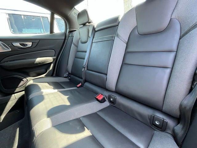 2019 Volvo S60 T6 R-Design