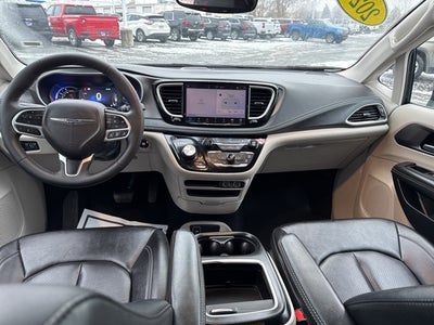 2024 Chrysler Pacifica Hybrid Select