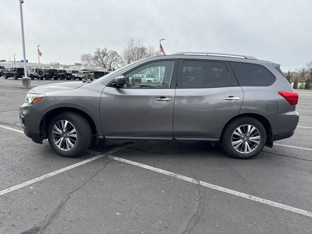 2019 Nissan Pathfinder SV