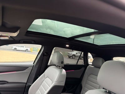 2025 Volkswagen Atlas Cross Sport 2.0T SEL