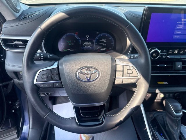 2025 Toyota Highlander Hybrid Platinum