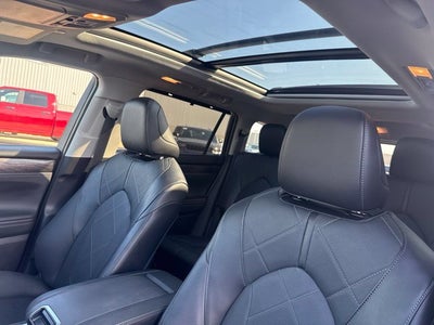 2025 Toyota Highlander Hybrid Platinum