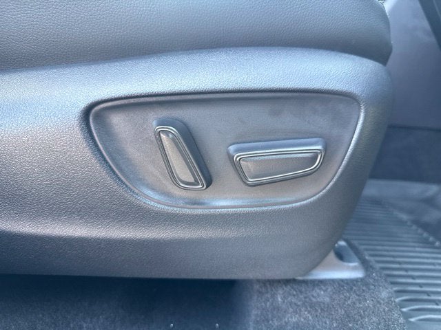 2025 Toyota Highlander Hybrid Platinum