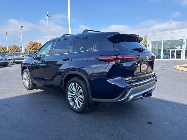 2025 Toyota Highlander Hybrid Platinum