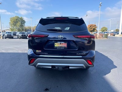 2025 Toyota Highlander Hybrid Platinum