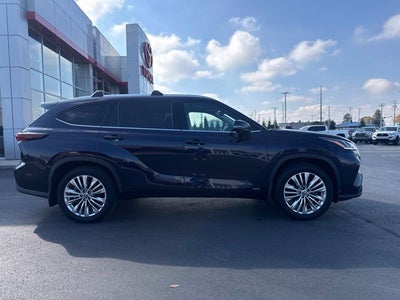 2025 Toyota Highlander Hybrid Platinum