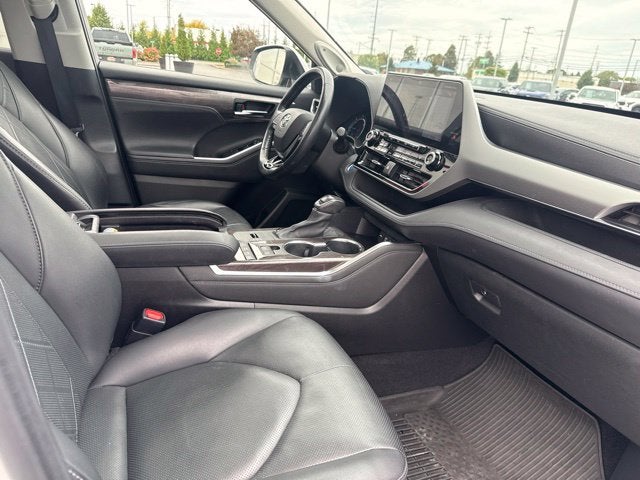 2021 Toyota Highlander Hybrid Platinum
