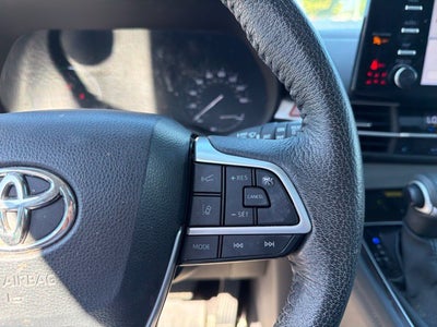 2023 Toyota Sienna XLE 8 Passenger
