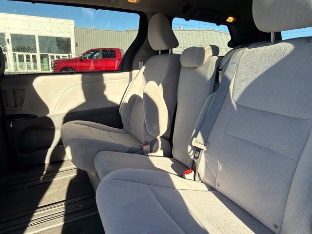 2020 Toyota Sienna LE 8 Passenger