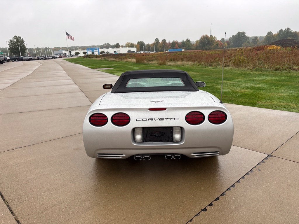 2003 Chevrolet Corvette Base