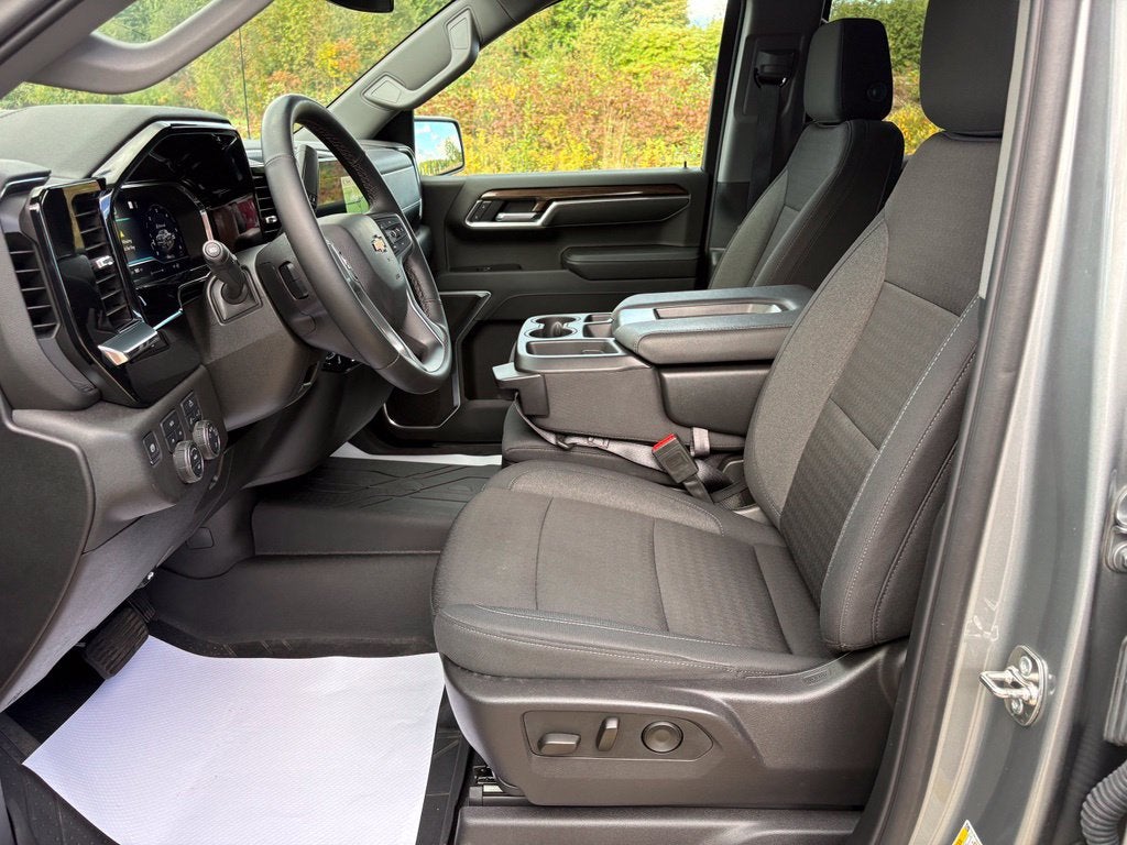 2025 Chevrolet Silverado 1500 LT LT1