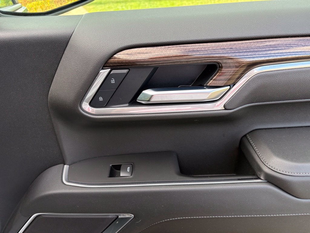 2025 Chevrolet Silverado 1500 LT LT1