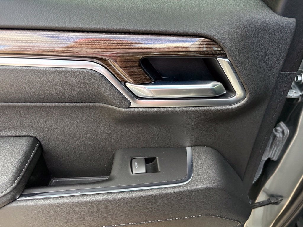 2025 Chevrolet Silverado 1500 LT LT1