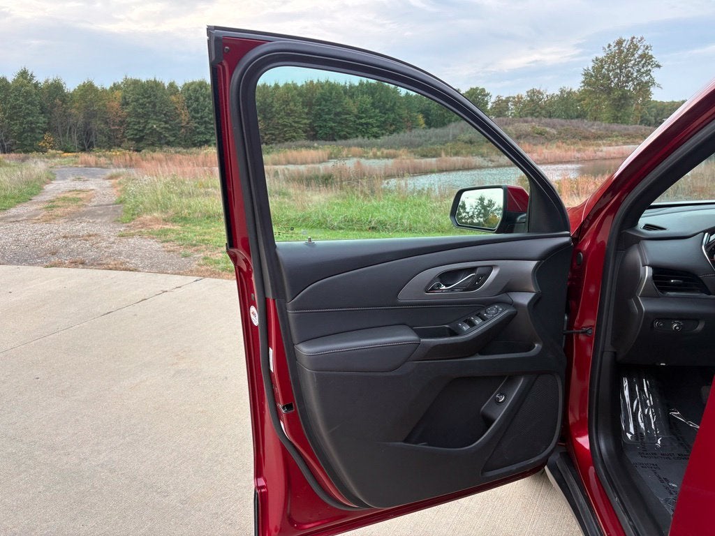 2024 Chevrolet Traverse Limited LT Cloth
