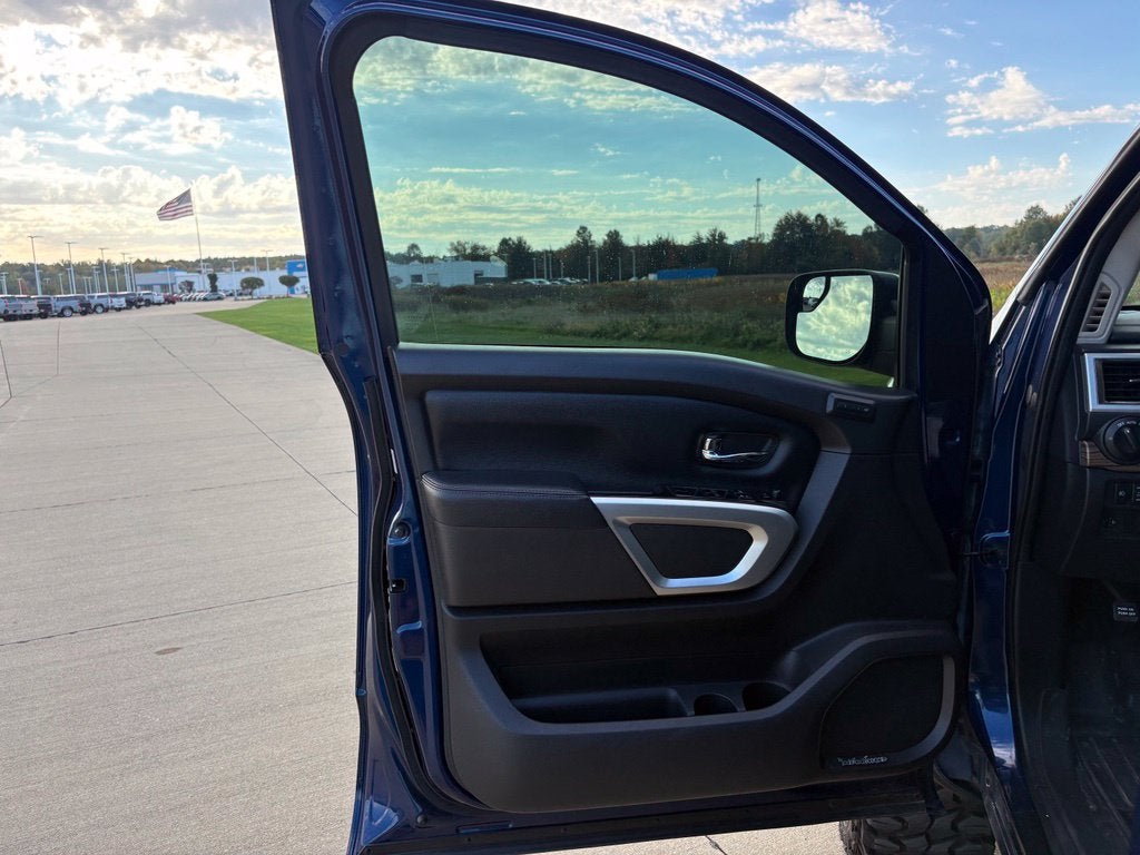 2017 Nissan Titan SL