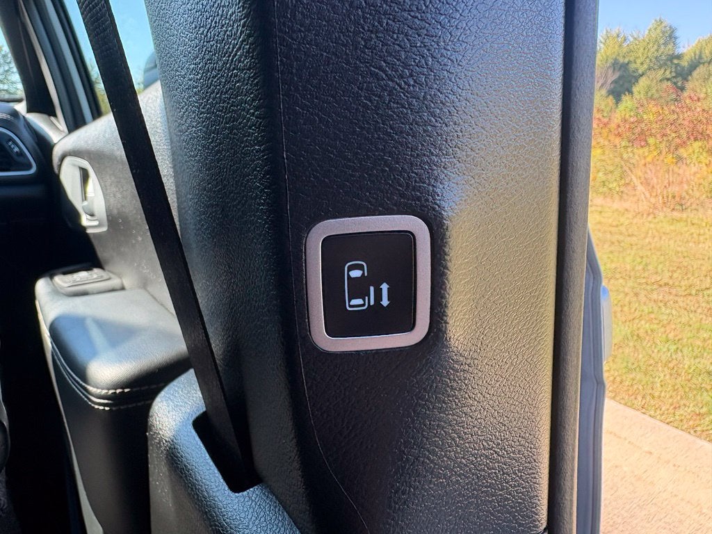2023 Chrysler Pacifica Touring