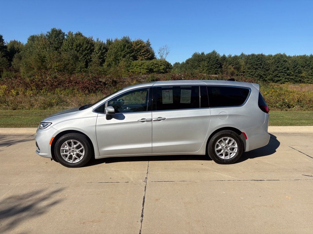 2023 Chrysler Pacifica Touring