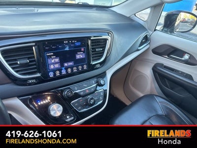 2017 Chrysler Pacifica Touring L Plus