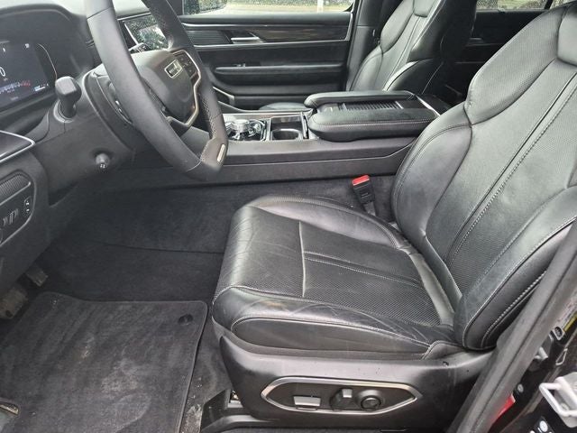 2023 Jeep Wagoneer Base