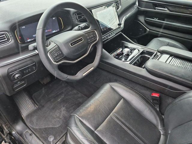 2023 Jeep Wagoneer Base