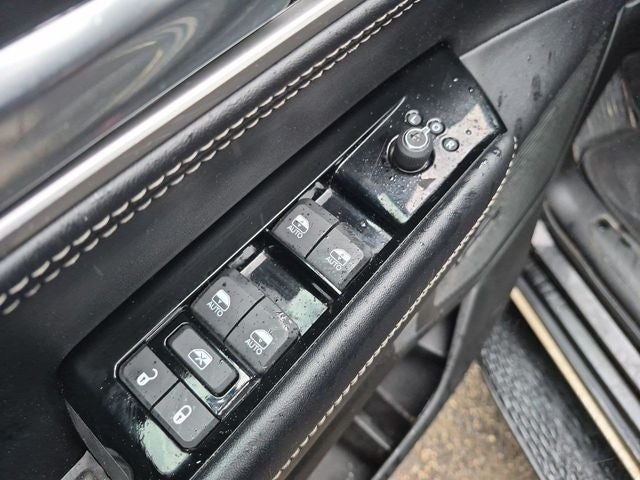 2023 Jeep Wagoneer Base