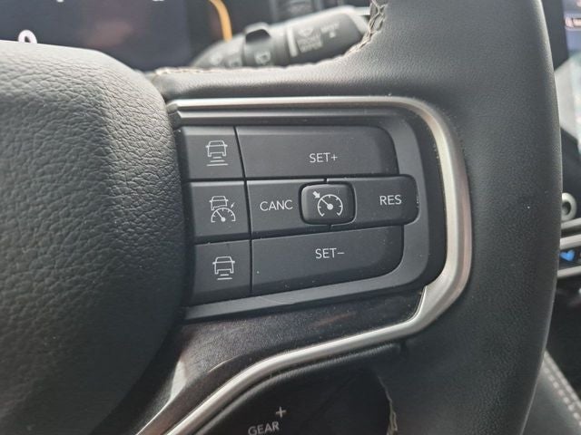 2023 Jeep Wagoneer Base